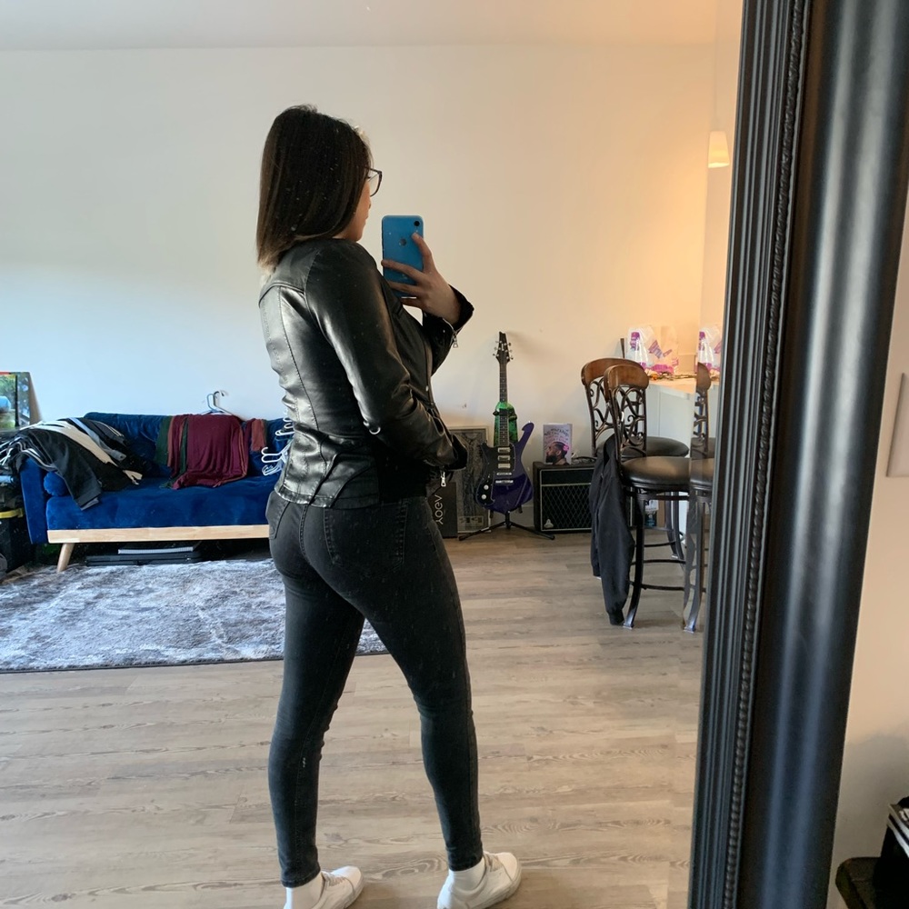 Leather jacket - Picture 4 of 7